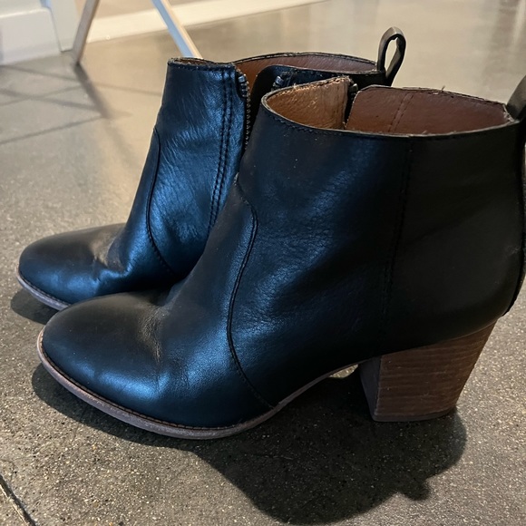 MADEWELL. Black leather ankle booties. Size 7. Excellent condition - Picture 2 of 5